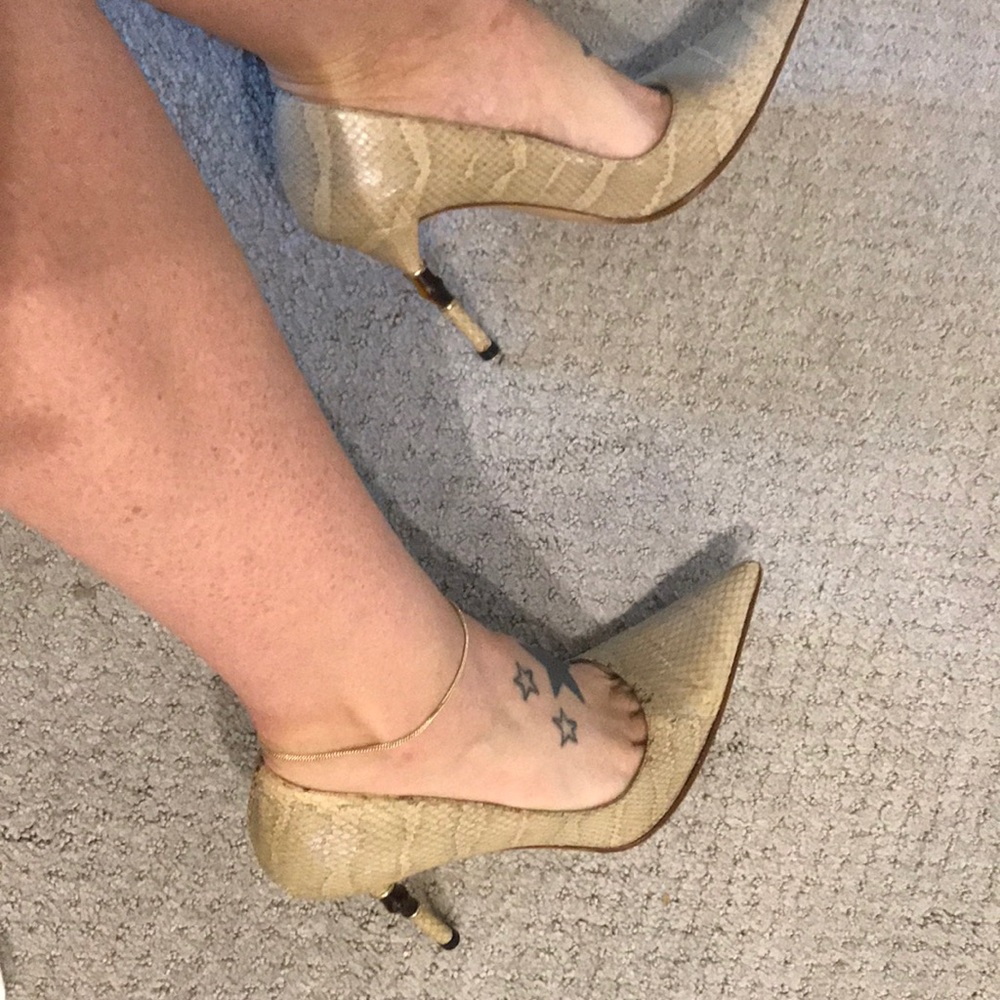 Authentic Gucci python pumps - Picture 5 of 6